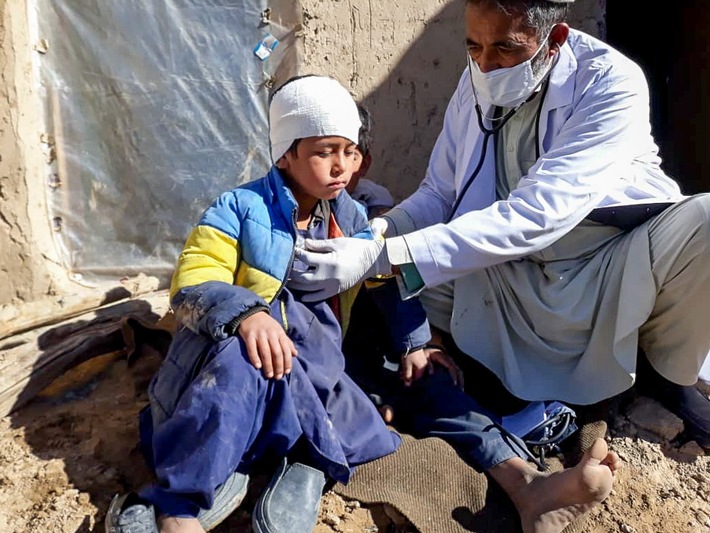 Afghanistan im freien Fall: Hilfe ausgeweitet / Bündnisorganisationen von &quot;Aktion Deutschland Hilft&quot; unterstützen Menschen vor Ort mit Nahrungsmitteln, Medikamenten und Bargeld