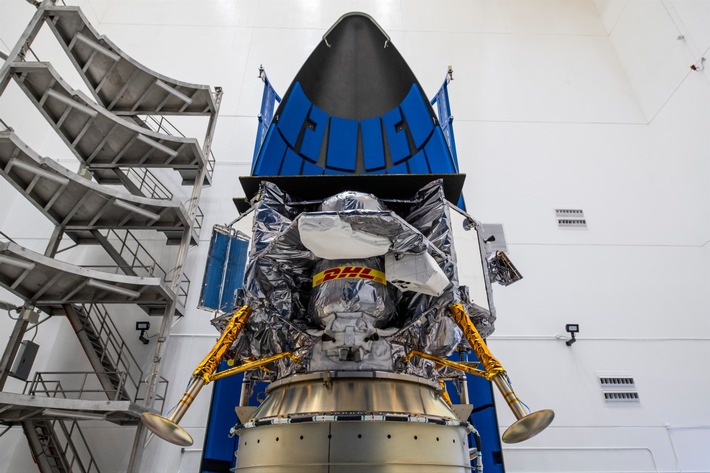 PM: Unendliche Weiten: DHL liefert Andenken von Kunden zum Mond / PR: Lunar shipping: DHL delivers customer mementos to the moon