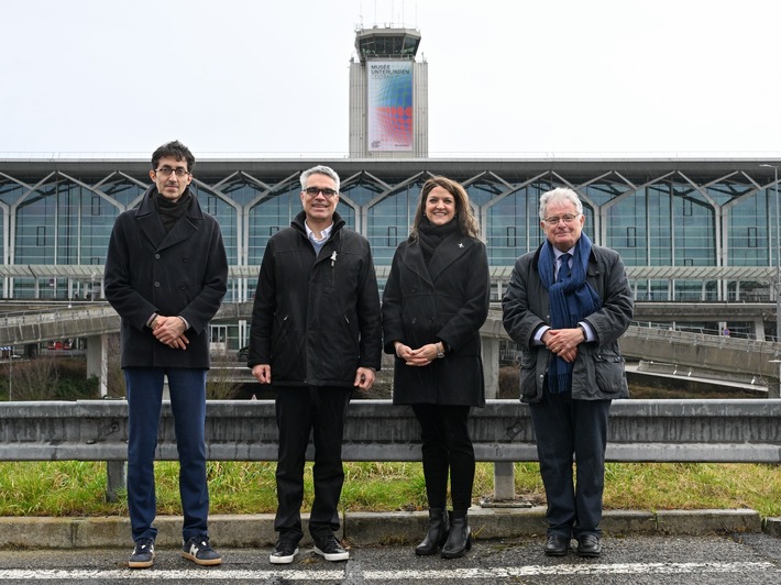 Victor Vasarely à l’EuroAirport : une affiche géante met le Musée Unterlinden à l’honneur