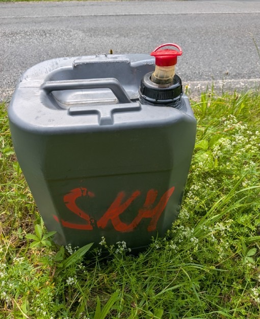 POL-GÖ: (215/2026) Altöl an Straße in Barbis entsorgt - Polizei Bad Lauterberg ermittelt wegen Umweltstraftat, Täter bislang unbekannt