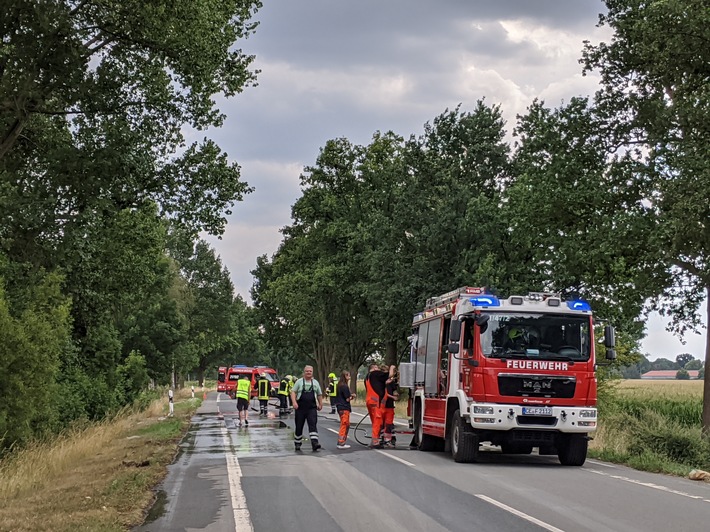 FW Flotwedel: Ortsfeuerwehr Bröckel rückt zu Fahrbahnreinigung nach Verkehrsunfall aus