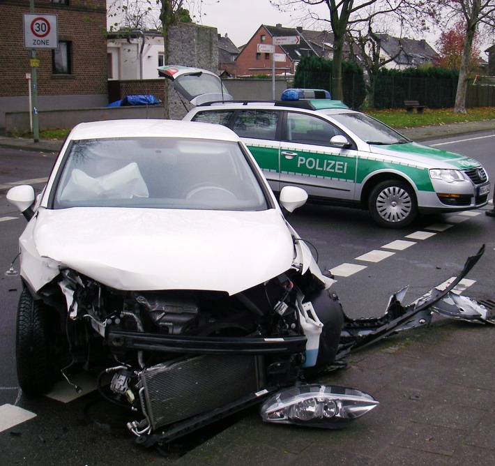 POL-DN: Kind bei Unfall verletzt