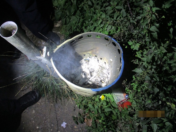 POL-REK: 210924-1: Mülleimer brannte aus - Kriminalpolizei fahndet weiter mit Hochdruck nach Brandstifter