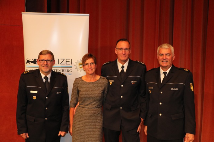 POL-LB: Herrenberg: Erster Polizeihauptkommissar Klaus Feuersänger als Leiter des Polizeireviers Herrenberg ins Amt eingeführt