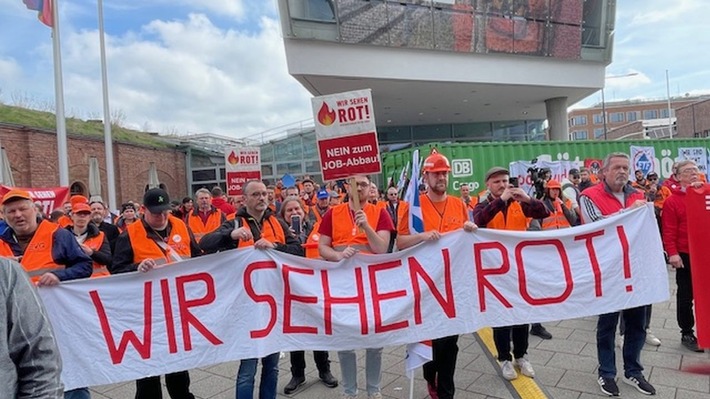 EVG-Kundgebung in Mainz mit 350 Leuten gegen Stellenabbau bei DB Cargo // Solidarität der Landesregierung