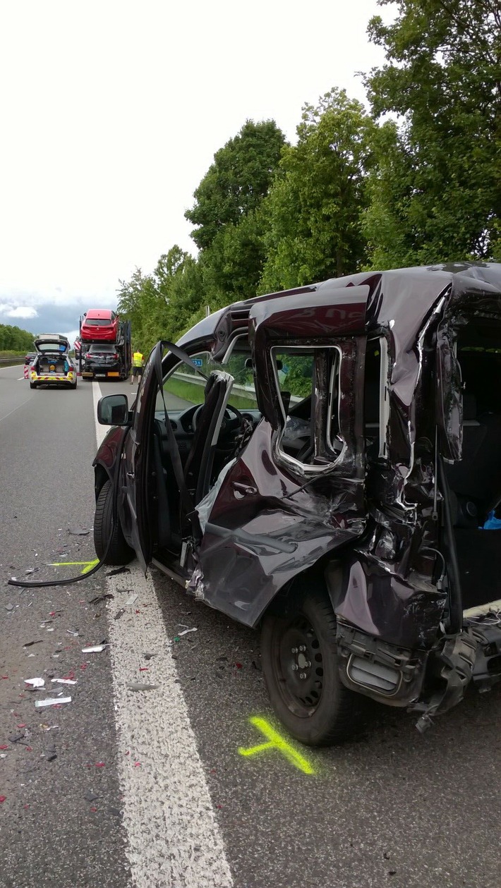 POL-VDMZ: A 63,
Schwerer Verkehrsunfall
Zwei Personen schwer verletzt