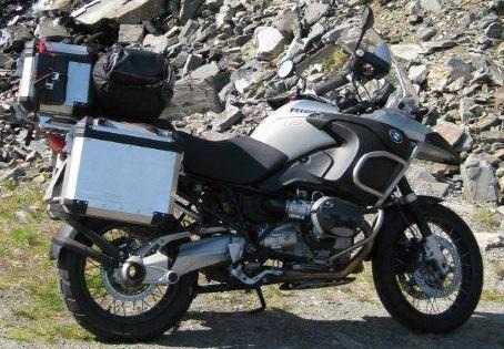 POL-DN: Modifiziertes Motorrad aus Carport entwendet