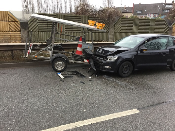 POL-PDWO: Anhänger löst sich von LKW und kollidiert mit Gegenverkehr