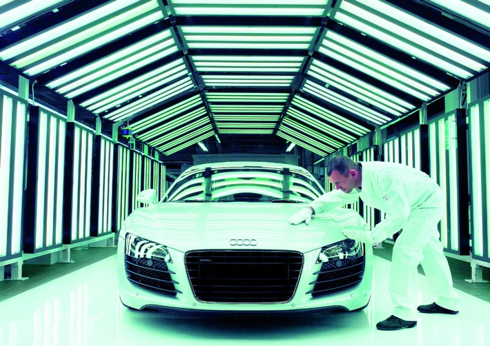 Halbjahresfinanzbericht 2007 veröffentlicht: Audi auf dem Weg zum 12. Rekordjahr in Folge
