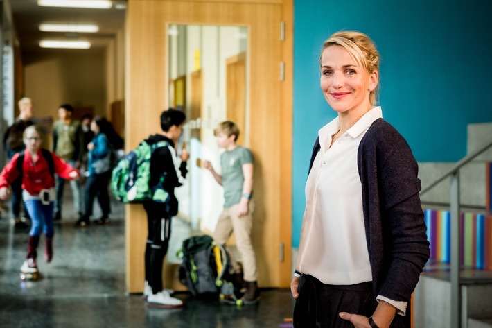 "Schule fürs Leben": ZDF dreht neue Prime-Time-Serie mit Tanja Wedhorn (FOTO)