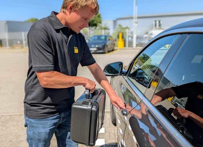 Zehn Jahre Keyless-Test: Oft noch unsicher / ADAC Datenbank umfasst inzwischen über 850 untersuchte Fahrzeuge / Fast die Hälfte kann nach wie vor illegal geöffnet werden