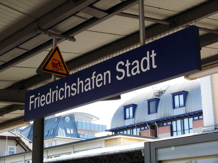 BPOLI-KN: Zugbegleiterin von Fahrgast tätlich angegriffen: Bundespolizei sucht Zeugen