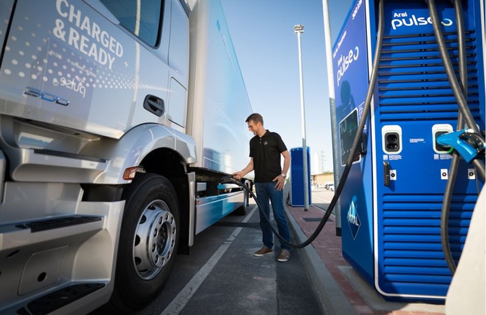 Aral eröffnet erste Ladestation für elektrische Lkw in Rheinland-Pfalz innerhalb des bp Konzerns