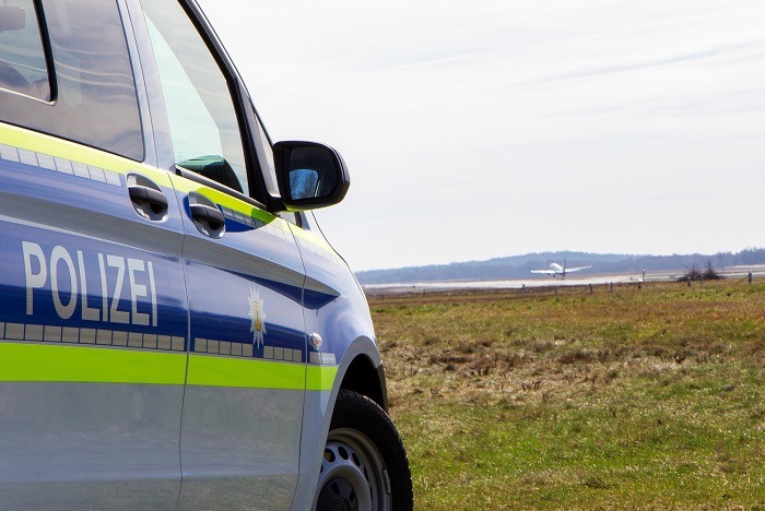 BPOL NRW: Bundespolizei stellt 21 gefälschte Ausweise am Flughafen Köln/Bonn sicher