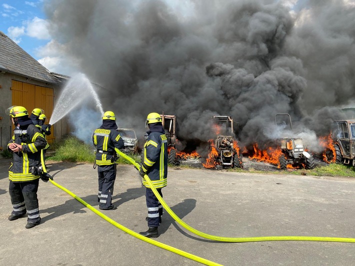 POL-STD: Brand auf einem landwirtschaftlichen Betrieb in Drochtersen
