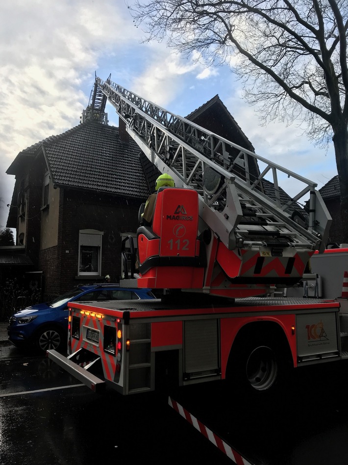 FW-BOT: Kaminbrand in Bottrop-Batenbrock