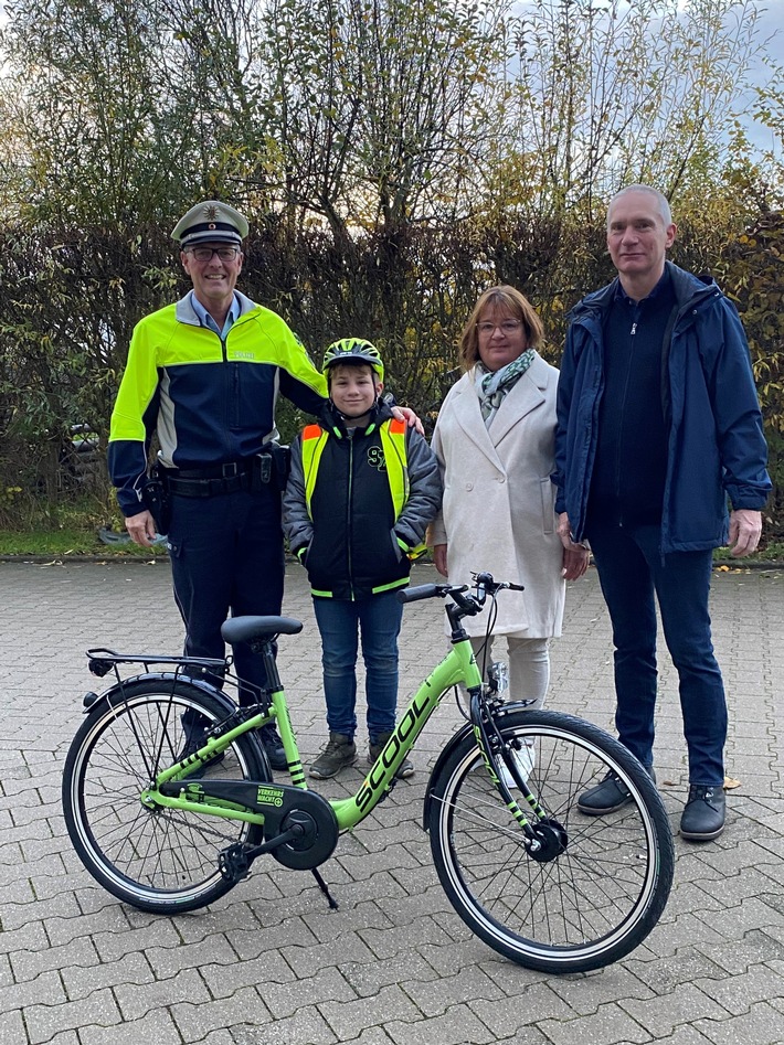 POL-WES: Neukirchen-Vluyn - Fünf Fahrräder für die Sonneck-Schule am Grotfeldsweg