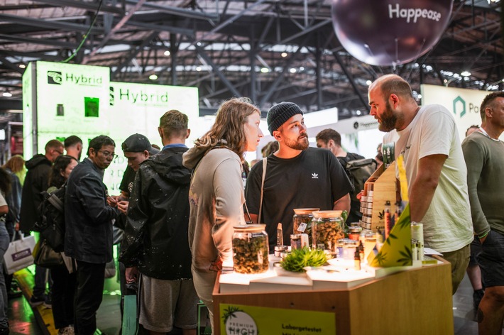 Deutschland als internationaler Hanf-Hotspot: Mary Jane im Rausch der Cannabis-Legalisierung / Europas boomende Leitmesse mit Ausstellerrekord - Eigenanbau per Smartphone