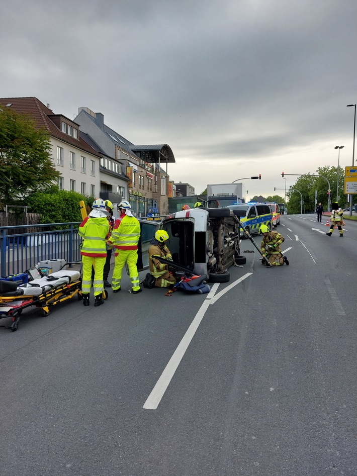 FW Paderborn: Verkehrsunfall auf dem Inneren Ring in Paderborn