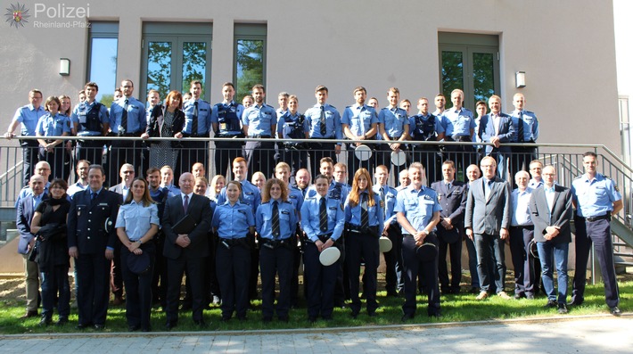 POL-PPTR: Polizeipräsident Rudolf Berg begrüßt 36 neu ausgebildete Polizeibeamtinnen und -beamte