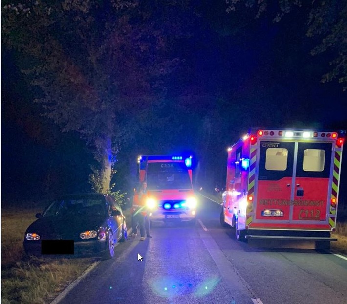 FW Borgentreich: Einsatz für die Feuerwehr Borgentreich. Verkehrsunfall mit 3 verletzten Personen. Keine Personen eingeklemmt.