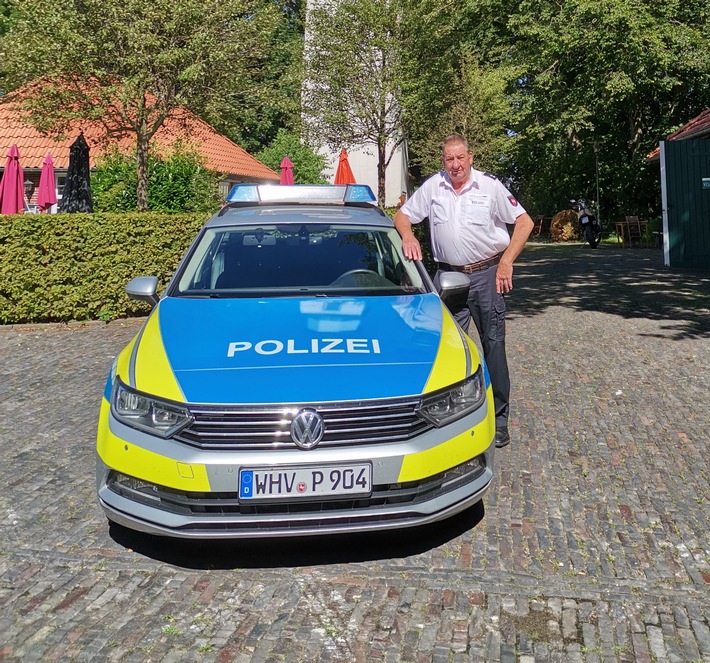 POL-WHV: Polizeioberkommissar Jürgen Eims in den Ruhestand verabschiedet
