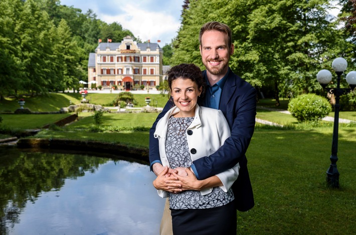 Das Erste: &quot;Sturm der Liebe&quot;: Wiedersehen und Abschied 
Christian Feist und Liza Tzschirner kehren in Gastrollen an den &quot;Fürstenhof&quot; zurück - Louisa von Spies verlässt ARD-Telenovela