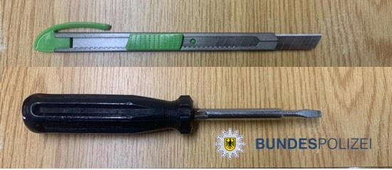 BPOL NRW: Messer und Schraubenzieher in der Tasche: Bundespolizei nimmt bewaffneten Ladendieb vorläufig fest