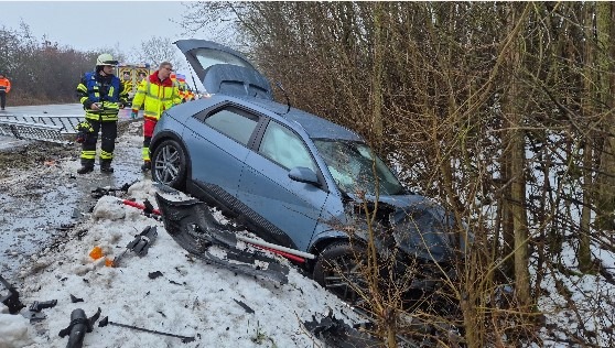 POL-KI: 260213.1 Kreis Plön: Verkehrsunfall auf der B76 Höhe Bösdorf - Führerschein beschlagnahmt