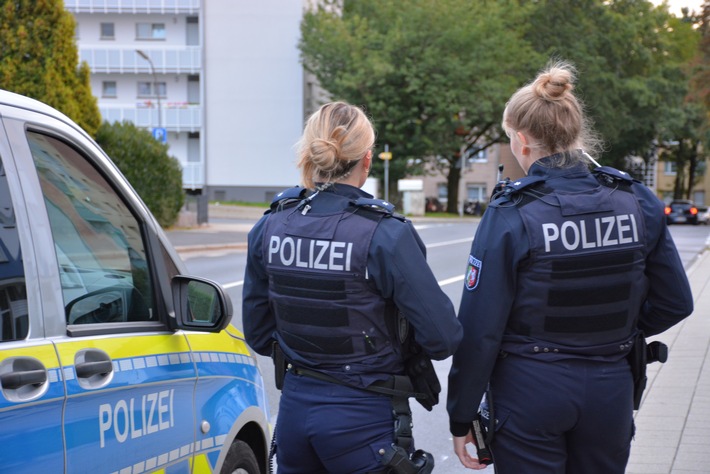 POL-ME: Bargeld aus Kofferraum gestohlen - Täter flüchtig - Langenfeld - 2403103