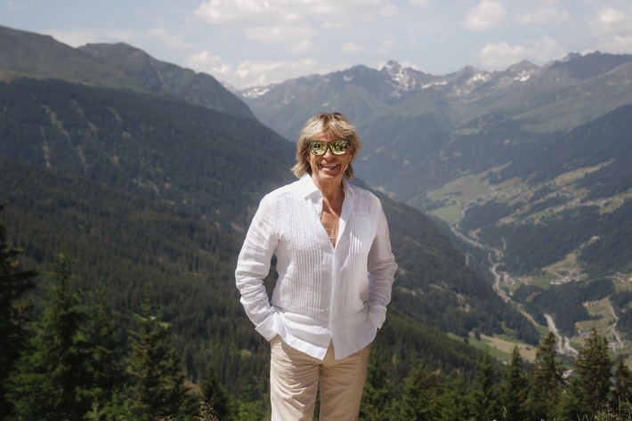 Sommer Opening mit „Herz & Gfühl“: Bärige Stimmung mit Schlagerstar Hansi Hinterseer in See im Paznaun