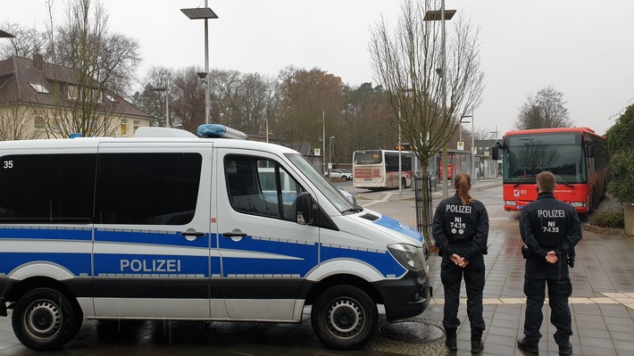 POL-ROW: Polizei beteiligt sich an bundesweiten Buskontrollen - Disziplinierte Schülerinnen und Schüler