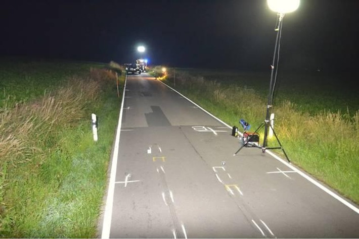 POL-HM: Nachtragsmitteilung zur Meldung &quot;Golmbach (Landkreis Holzminden): 14-Jähriger Schüler stirbt nach Verkehrsunfall&quot;: Zeugenaufruf! - Polizei sucht Fahrer eines entgegenkommenden Fahrzeuges