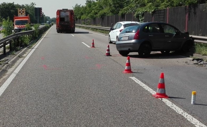POL-PDLU: Frankenthal/ B9: Kontrolle über Fahrzeug verloren