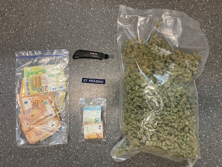 Etwa 500 Gramm Cannabis aus Smart und mutmaßliches Dealgeld