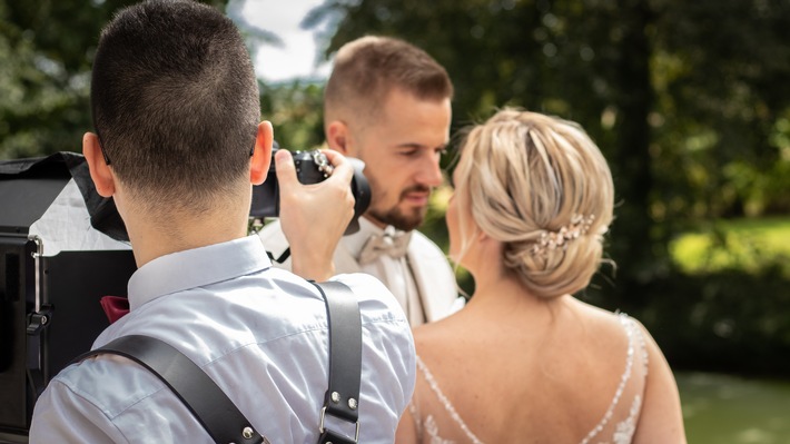 Als Hochzeitsfotograf Geld verdienen: So gewinnt man die richtigen Kunden
