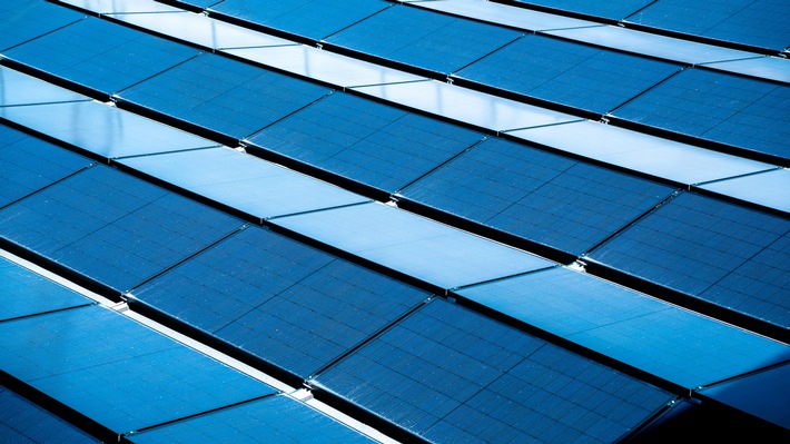 Meyer Burger Solarkraftwerke: Infomaniak baut seine Energieautonomie aus