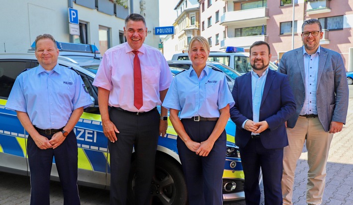 POL-UN: Schwerte - Erste Polizeihauptkommissarin Sonja Wundrock übernimmt die Leitung der Polizeiwache Schwerte