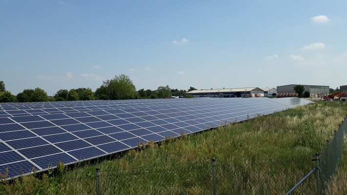 Thüga Erneuerbare Energien (THEE) erwirbt zwei Solarparks in Bayern und Sachsen-Anhalt