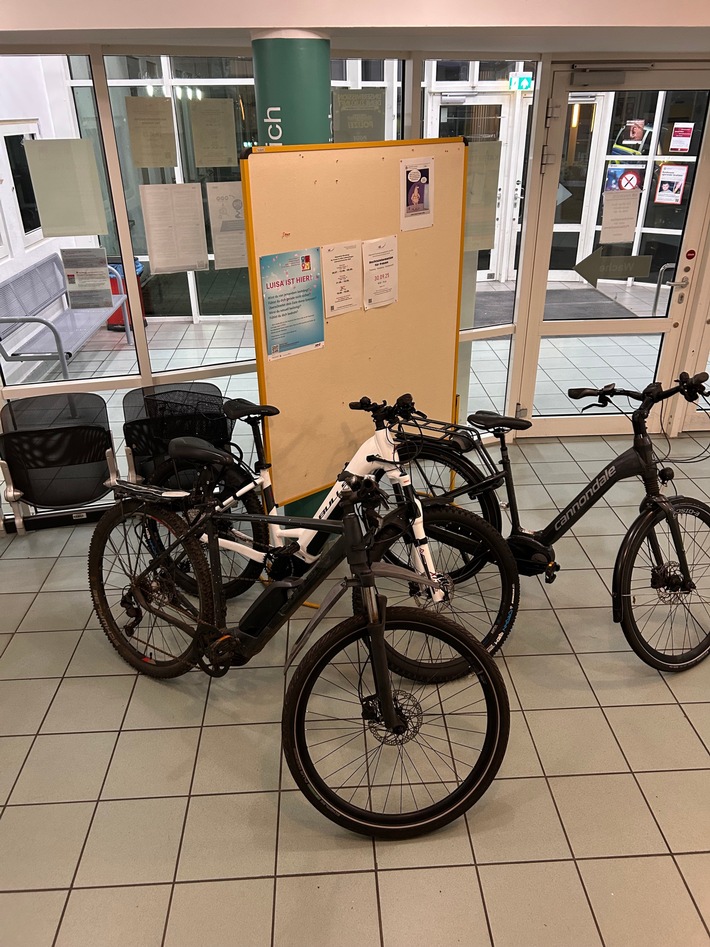 POL-RBK: Bergisch Gladbach - Diebstahl und Fund von hochwertigen Pedelecs