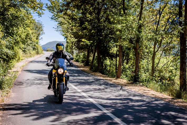 Frühlingszeit ist Biker-Zeit / So starten Motorradfahrer sicher in die neue Saison