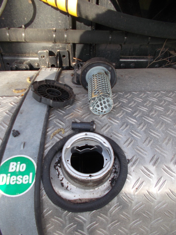 POL-PDLD: Wörth - Diesel aus LKW abgezaft