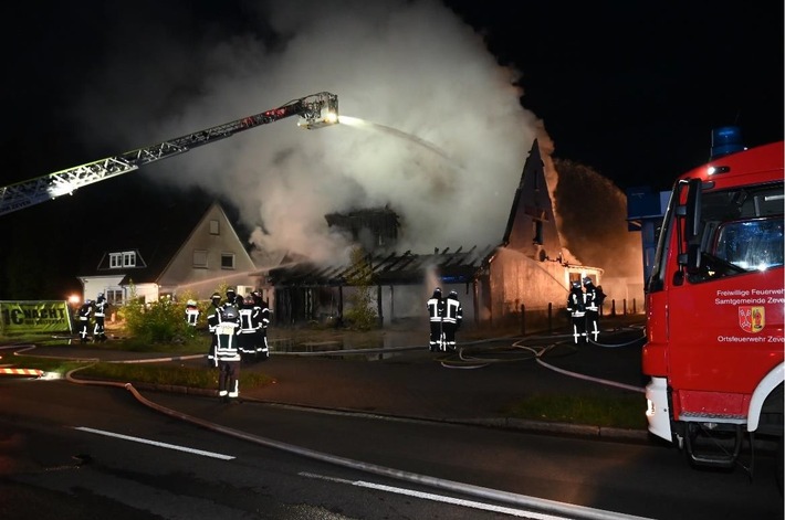 POL-ROW: ++ Zeven: Großbrand in der Kivinanstraße ++