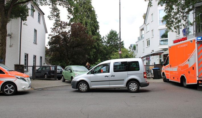 POL-RBK: Bergisch Gladbach - Seniorin verwechselt Gas- mit Bremspedal