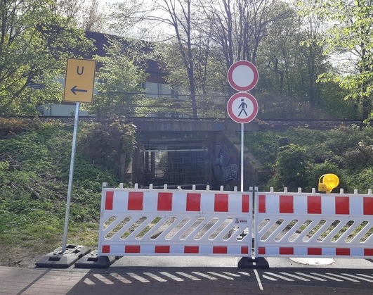 BPOL-FL: RD - Lebensgefährlich! - Anwohner nehmen "Trampelpfad" über Bahngleise