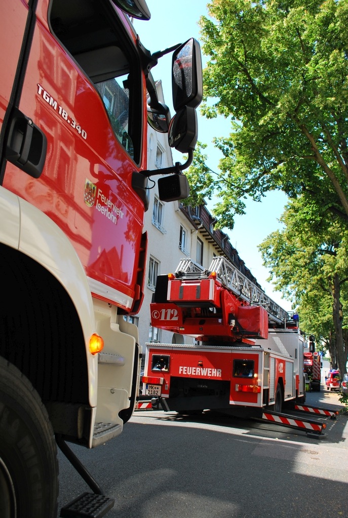 FW-MK: Brennende Gegenstände auf einem Balkon