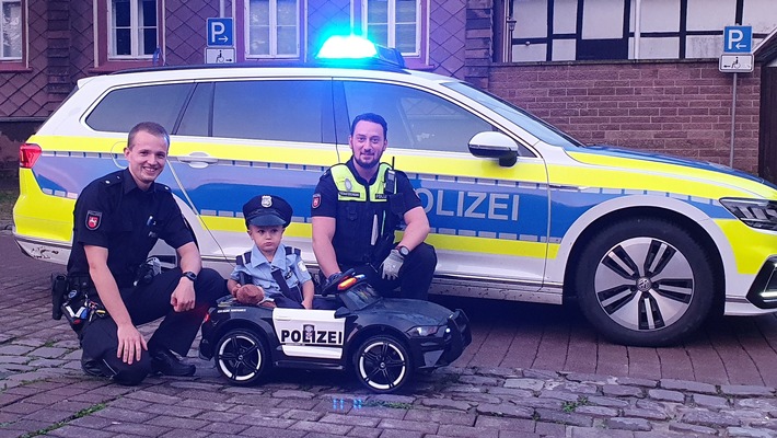 POL-HOL: Nachwuchskommissar kontrolliert den Johannismarkt in Holzminden