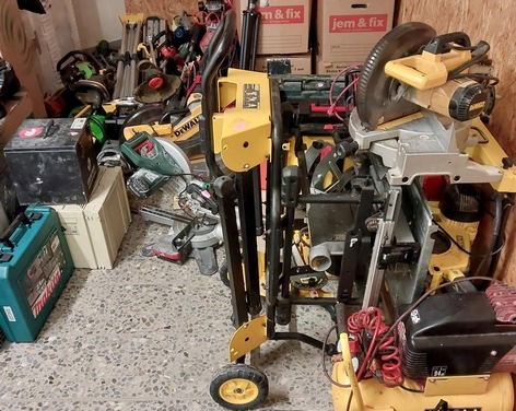 BPOL-FL: Bundespolizei stellt fast 100 elektrische Baumaschinen und Akkus sicher