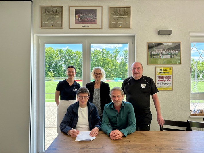 IKK Südwest und SV Kottweiler-Schwanden besiegeln Partnerschaft