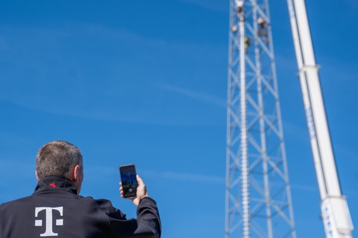 Telekom nimmt 71 neue Mobilfunkstandorte in Betrieb